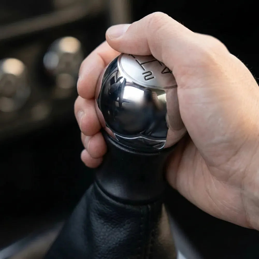 Pommeau de vitesse chromé C3, prise en main sur le levier de vitesse