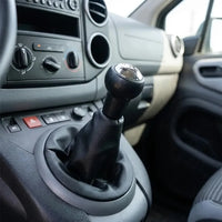 Kit pommeau de vitesse et soufflet installé dans l'habitacle Citroën Berlingo 2